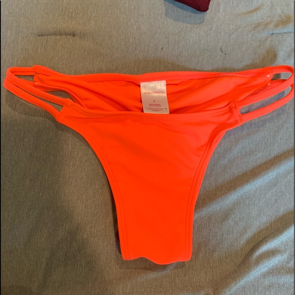 3/$18.🌼 Bundle of 3 size small cheeky bikini bottoms - Picture 2 of 10